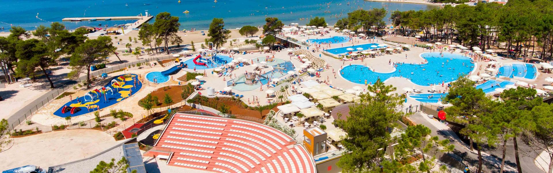 Baseny na campingu Zaton Holiday Resort w Chorwacji