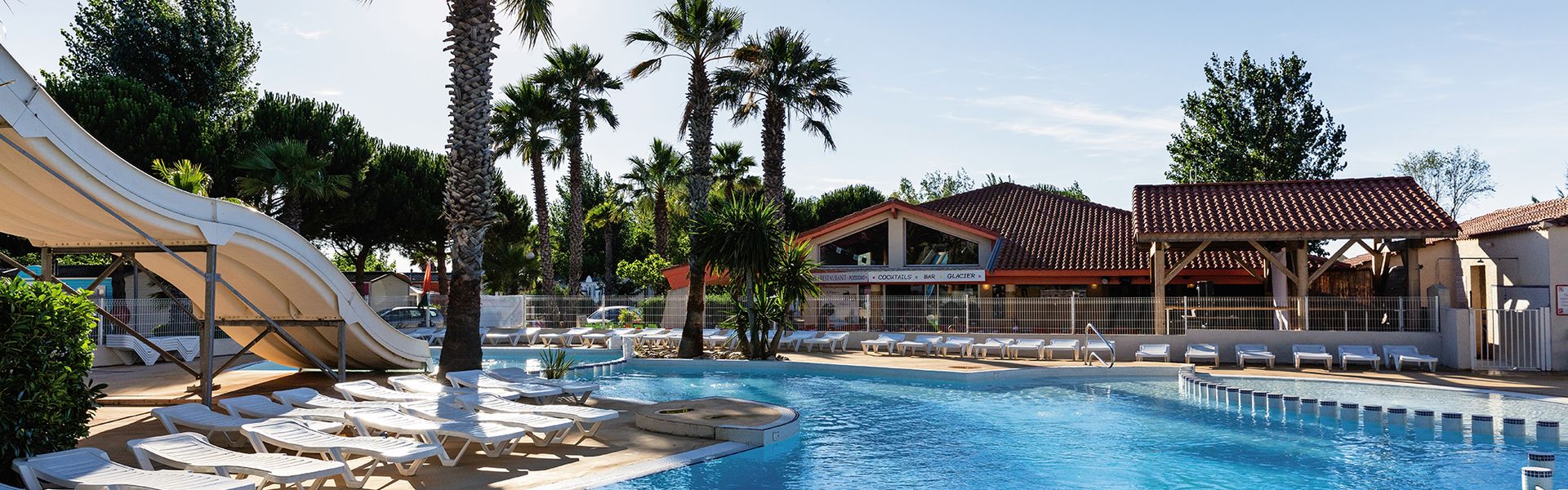Baseny na campingu Les Sablines we Francji