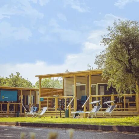 Zarezerwuj nasz w pełni wyposażony namiot z gazebo w Brabancji Północnej